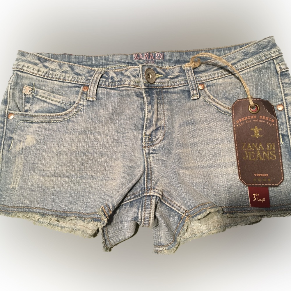 ZANA Denim Jeans Short Shorts Light Wash Size 11 3” Inseam Low Rise
